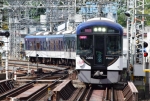 ニュース画像：臨時快速特急「洛楽」で使用される3000系車両 - 「京阪電鉄、11月の土日祝日に快速特急「洛楽」などの臨時列車を運転へ」