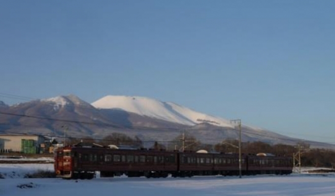 画像：観光列車「ろくもん」 イメージ - 「しなの鉄道、観光列車「ろくもん」初のクリスマススイーツプラン販売へ」