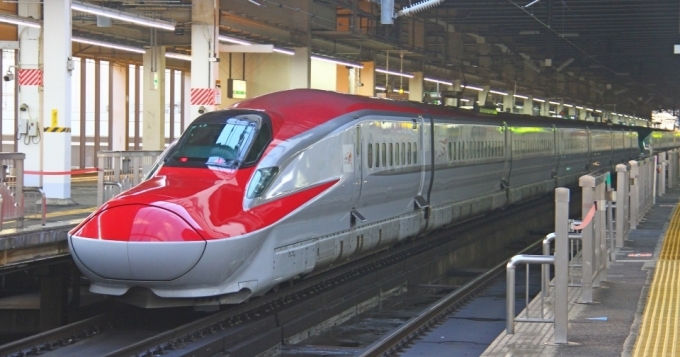ニュース画像：秋田新幹線で使用されるE6系 - 「秋田新幹線、車体形状を加味した風に対する耐力を計算 輸送障害を低減へ」