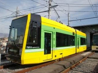 ニュース画像：鹿児島市交通局7500形 - 「鹿児島市電、3月30日から9年ぶりの新型電車「ユートラムIII」運行開始」