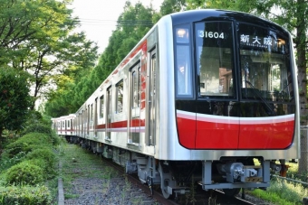 ニュース画像：大阪市営地下鉄の車両 - 「大阪市交通局の民営化関連条例が市議会で可決 「大阪地下鉄株式会社」へ」