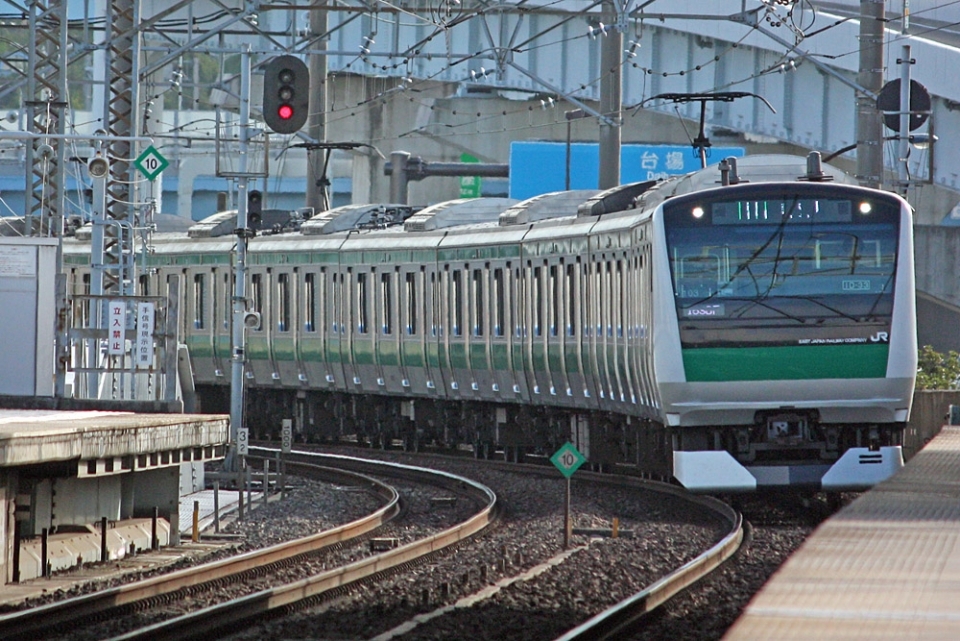 ニュース画像：りんかい線内で走行する埼京線E233系 - 「埼京線とりんかい線、大晦日深夜に終夜運転 約1時間間隔で運行」