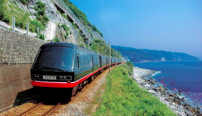 画像：黒船電車 - 「伊豆急行の「黒船電車」、車両装飾をリニューアル」