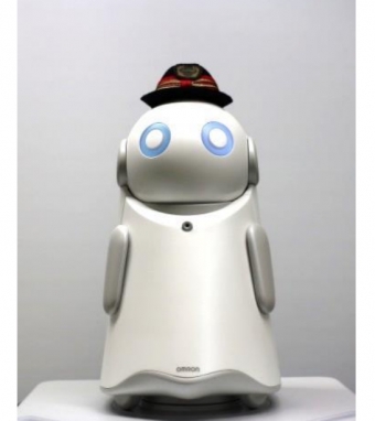 画像：AIロボット - 「井の頭線下北沢駅、対話型AI窓口案内ロボの試験運用を開始」
