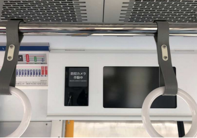 ニュース画像：9000形乗降⼝の設置例 - 「西鉄天神大牟田線、車両内に防犯カメラ設置へ 3月23日から」