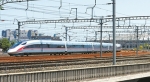 ニュース画像：CR400「復興号」 - 「中国高速鉄道の新型車両、CR400「復興号」が北京〜上海間で運行開始」