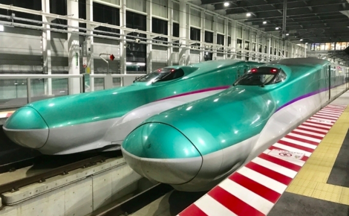 画像：新函館北斗駅の北海道新幹線 - 「JR北海道、GWの利用状況 北海道新幹線は前年比145％」