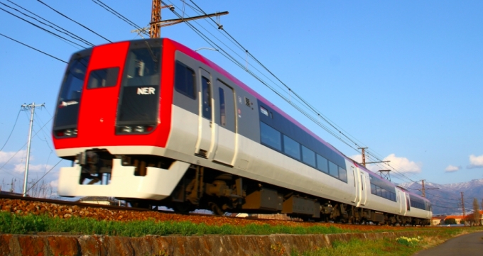 ニュース画像：2100系「スノーモンキー」 - 「長野電鉄、6月に担当形式を1000系から2100系に変更する列車発表」