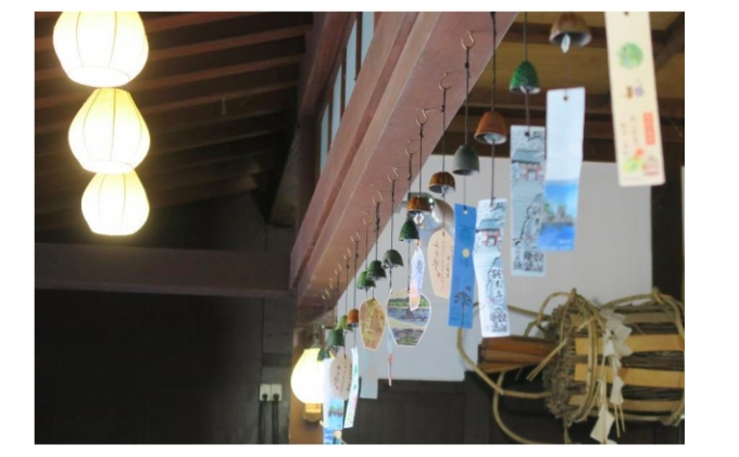 画像：南部風雨りんの飾り付け イメージ - 「叡山電鉄の鞍馬駅、南部風鈴で飾り付け 待合室に書籍やコミックスも設置」