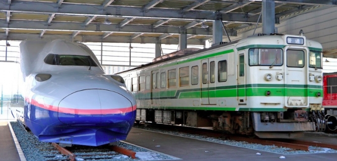 画像：E4系と485系 - 「新津鉄道資料館、6月23日の「実物車両公開デー」はE4系と485系」