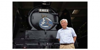ニュース画像：トークショーを行う宇田賢吉さん - 「「鉄路を翔けた鳳凰」、クロージングトークショーを京都鉄道博物館で開催」