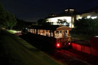 画像：夜行トロッコ列車 - 「碓氷峠鉄道文化むら、「ほたるの里祭り」に合わせ夜行トロッコ列車を運行」