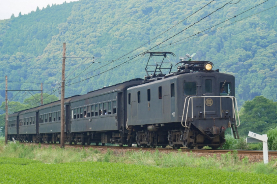 大井川鐵道「かわね路号」、蒸気機関車の不具合のため電気機関車で運転