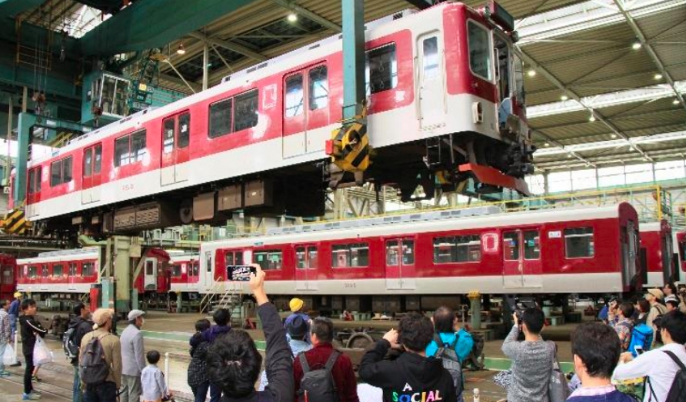 近鉄、「鉄道まつり in 塩浜」開催 「ひのとり」シートを展示