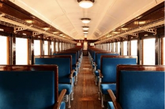 ニュース画像：昭和初期の木目調となる旧型客車の普通車 - 「SLぐんま、旧型客車の内装を昭和レトロにリニューアル」