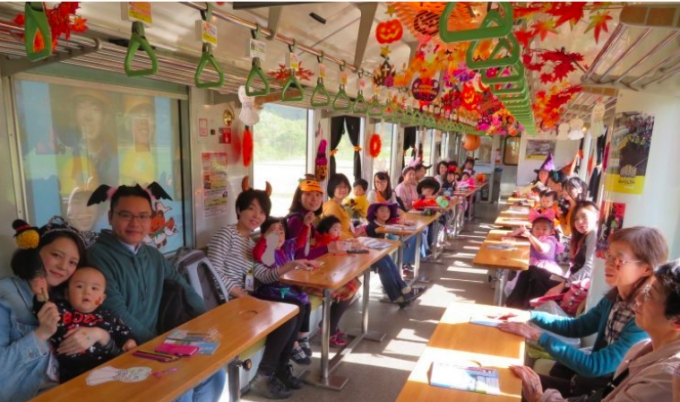 画像：ハロウィン電車 - 「由利高原鉄道、ハロウィン列車2019運行 10月21日から」