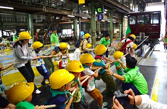 画像：「入換車と力くらべ！ 」イメージ - 「神戸電鉄、10月20日に「神鉄トレインフェスティバル2019」を開催」