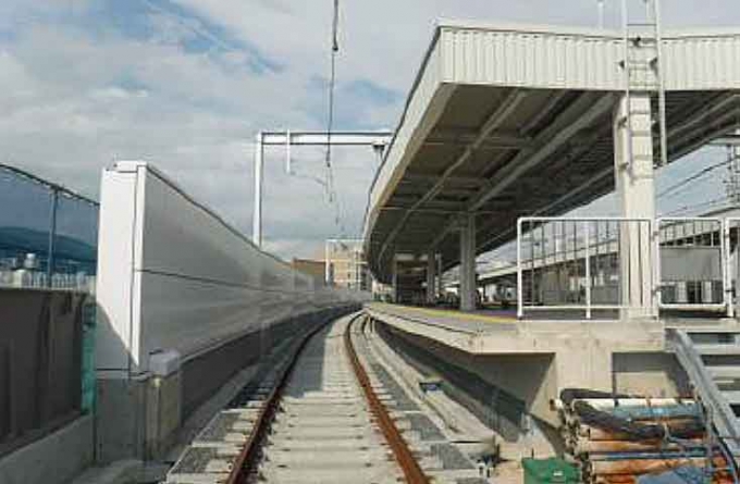 ニュース画像：青木駅の高架駅舎 - 「阪神本線、魚崎～芦屋間の上り線を11月30日に高架化」