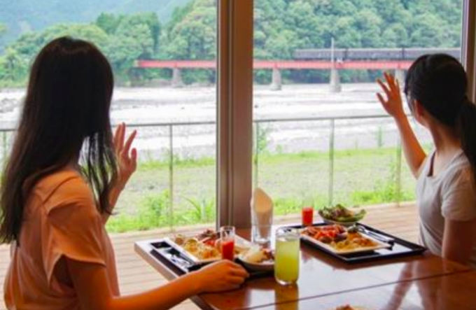 画像：ツアーイメージ - 「大井川鐵道、婚活ツアー「SLに乗ってハッピーツアー」開催」