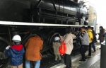ニュース画像：すす払い イメージ - 「九州鉄道記念館、12月28日に展示SL「59634号」のすす払い」