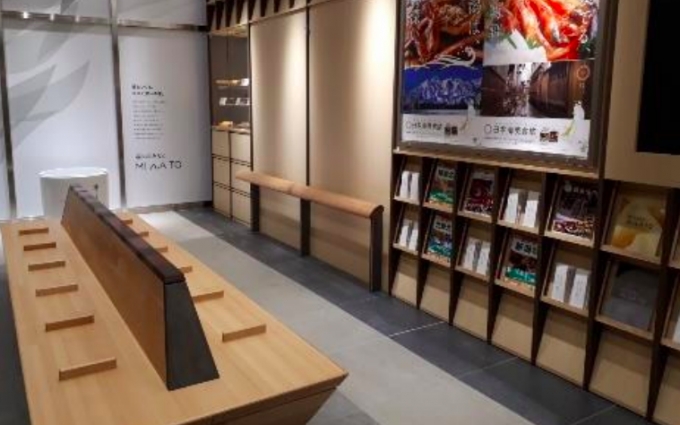 画像：在来線待合室 - 「新潟駅、在来線待合室を新潟の文化を感じられる空間にリニューアル」