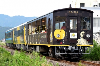 ニュース画像：Tomo-Papaさんの鉄道フォト - 「京都鉄道博物館、JR四国の「志国高知 幕末維新号」を特別展示」