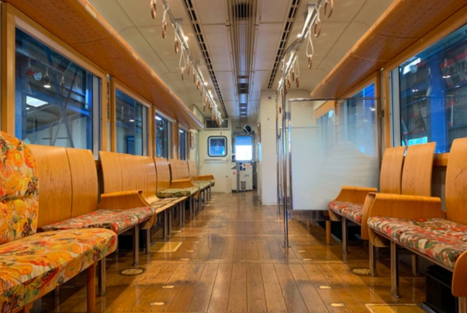 画像：はぴねすトレイン - 「くま川鉄道、観光列車「はぴねすトレイン」を運行終了 3月8日」