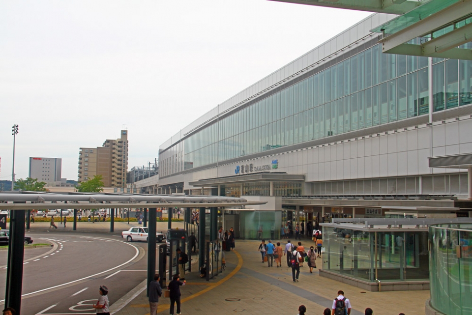 ニュース画像：富山駅 - 「富山駅、再整備後の南口駅前広場などがグッドデザイン賞を受賞 機能美などを評価」