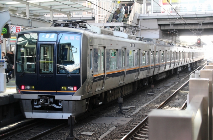 ニュース画像：Yoshi＠LC5820さんの鉄道フォト - 「大阪駅、西側地区の開発工事に伴いホーム上の6店舗を閉店」
