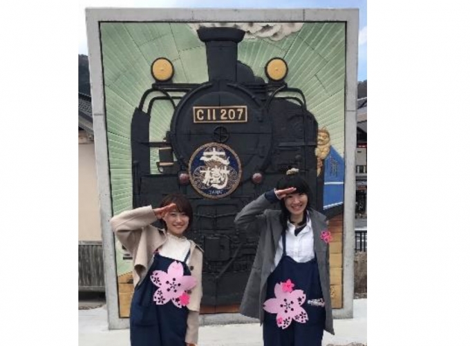 ニュース画像：モアモカ、左が石川桃子さん、右が篠原あかりさん - 「東武鉄道、栃木のFM「RADIO BERRY」でSL大樹のCMを放送」
