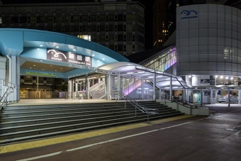 画像：ゆりかもめ新橋駅 - 「ゆりかもめ新橋駅、優秀な照明施設を表彰する「照明普及賞」を受賞」