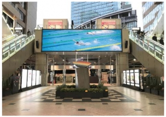 ニュース画像：大阪駅セントラルサウンドビジョン - 「大阪駅「暁の広場」に大型デジタルサイネージ、8月から広告配信」