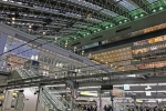 ニュース画像：JR西日本 大阪駅 - 「JR西日本、忘れ物の傘の保管期間を2週間に短縮する「忘れ物センター」を拡大」