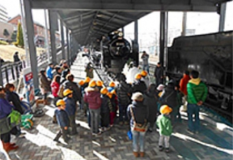 画像：SL「59634号」すす払い イメージ - 「九州鉄道記念館 、12月26日に展示SL「59634号」のすす払い 参加者募集」
