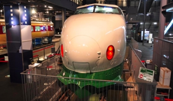 ニュース画像：鉄道博物館で展示している200系新幹線 - 「鉄道博物館、上越新幹線開業35周年を記念したクイズイベント開催 展示200系で」