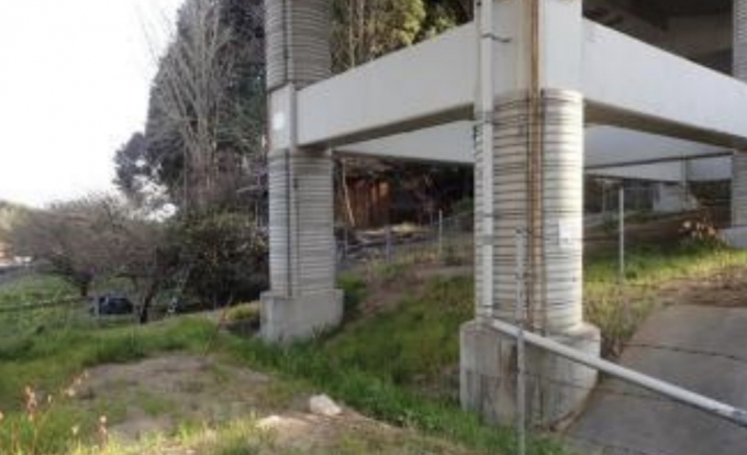 ニュース画像：耐震補強の工事例 - 「山陽新幹線、高架橋柱の耐震診断に誤り14箇所69本で追加工事」