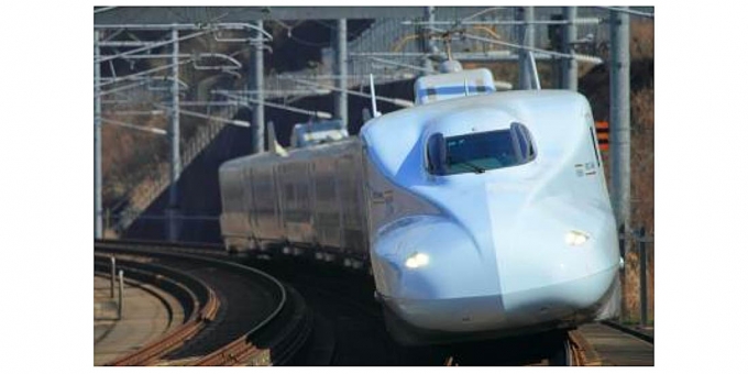 ニュース画像：九州新幹線 イメージ - 「JR九州、第2四半期の営業収益41％減 中期経営計画の目標取り下げ」