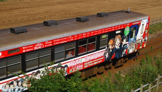 画像：「ガールズ&パンツァー」ラッピング - 「鹿島臨海鉄道、11月20日までのガルパンラッピング車の運用を公表」