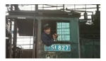 ニュース画像：D51形蒸気機関車をリポートする「スーツ」さん - 「テレビ「妄想トレイン」で「スーツ」さんがえちごトキめき鉄道へ潜入」