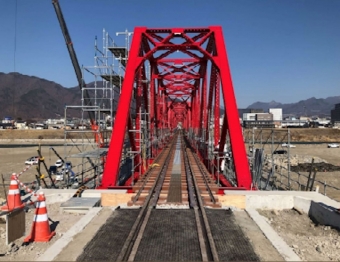 ニュース画像：復旧作業中の別所線のシンボル「千曲川橋梁」