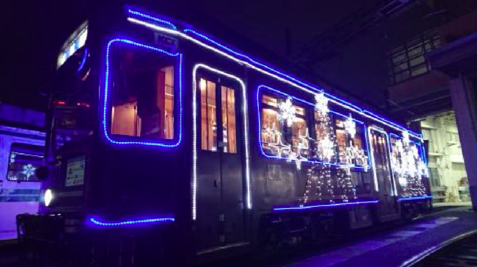ニュース画像：熊本市電 イルミネーション電車 - 「熊本市電、12月1日からイルミネーション電車を運行 レトロ調「101号」を使用」