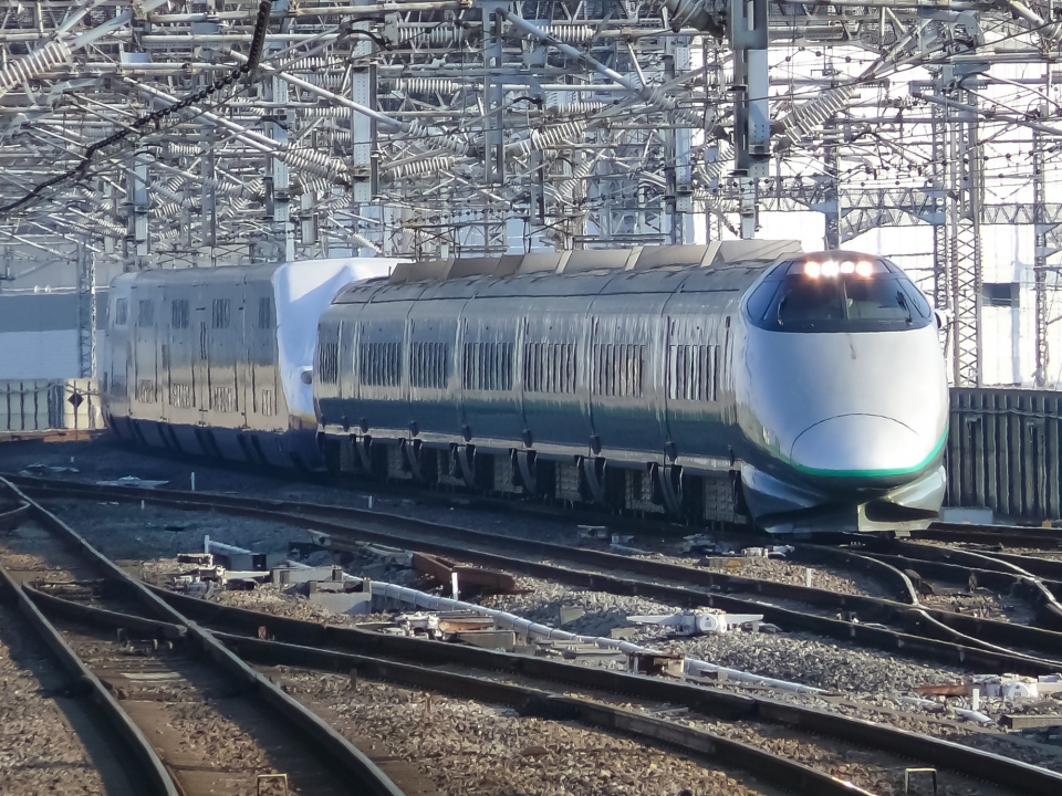 ニュース画像：まもなく引退するE4系との連結(shingenさん撮影) - 「日本初の「ミニ新幹線」、山形新幹線が開業 」