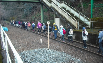 ニュース画像：「嵯峨野観光鉄道の線路をあるく」ツアー イメージ - 「嵯峨野観光鉄道、現役の線路をあるくツアー クラブツーリズムが企画」
