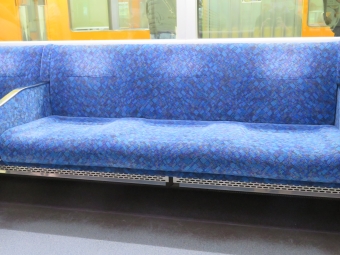 ニュース画像：ブルーの座席(kinokuniさん撮影)
