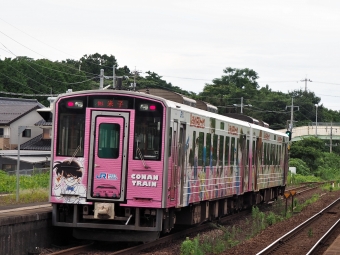 ニュース画像：9/9に運行終了のコナン「ピンク色車両」(ダイさん撮影) - 「山陰本線「名探偵コナン列車」、ピンク色車両が運行終了 9月に新デザインへ」