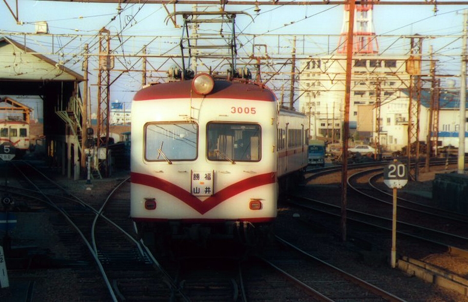 ニュース画像：京福電気鉄道時代の1988年12月撮影(norikadさん撮影) - 「えちぜん鉄道、開業時から乗務する「アテンダント」の使命」