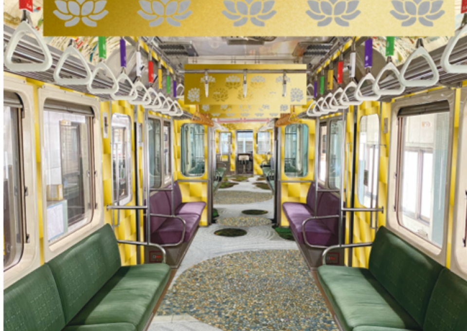 江ノ電1000形車内が「極楽浄土」に、「長谷寺本尊造立1300年観音電車