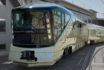 ニュース画像：「TRAIN SUITE 四季島」で使用されるE001系 - 「四季島、2022年度7〜9月出発分の受付開始 函館市電の貸切運行も」
