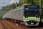 ニュース画像：10両編成の10-300形(けーだいさん撮影) - 「都営新宿線、車両新造にあわせ一部列車を8両から10両編成に変更」