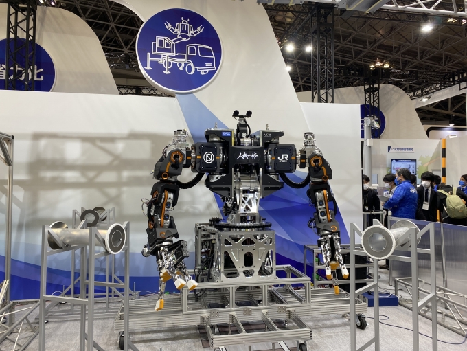 ニュース画像：鉄道技術展 2021 「日本信号」のブースで展示された「ロボット」 - 「これは一体？「鉄道技術展 2021」出展のロボットが担う業界の未来のかたち」